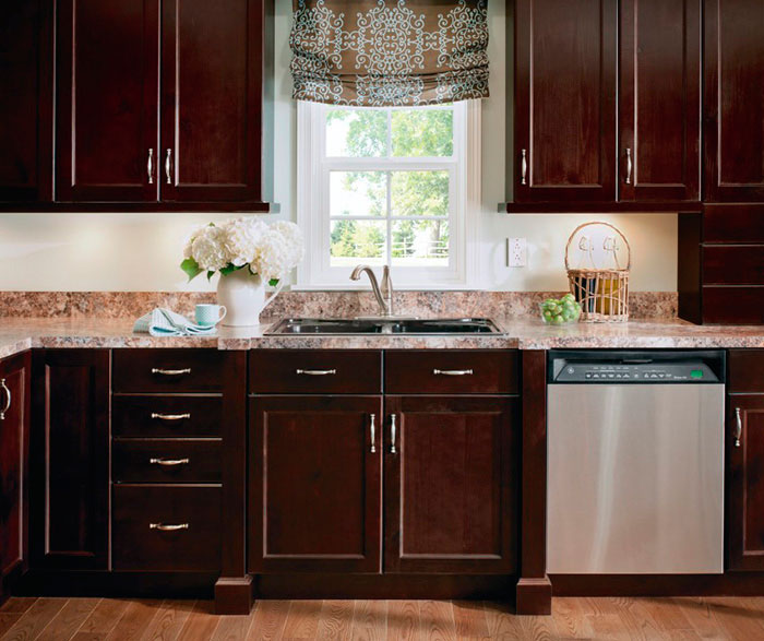 Alder Cabinets in a Casual Kitchen